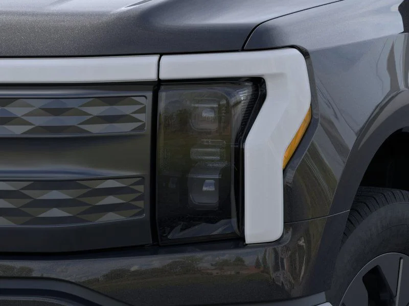 2025 Ford F-150 Lightning Lariat - Photo 18