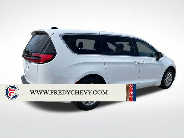 Used 2023 White Chrysler Touring L image 5