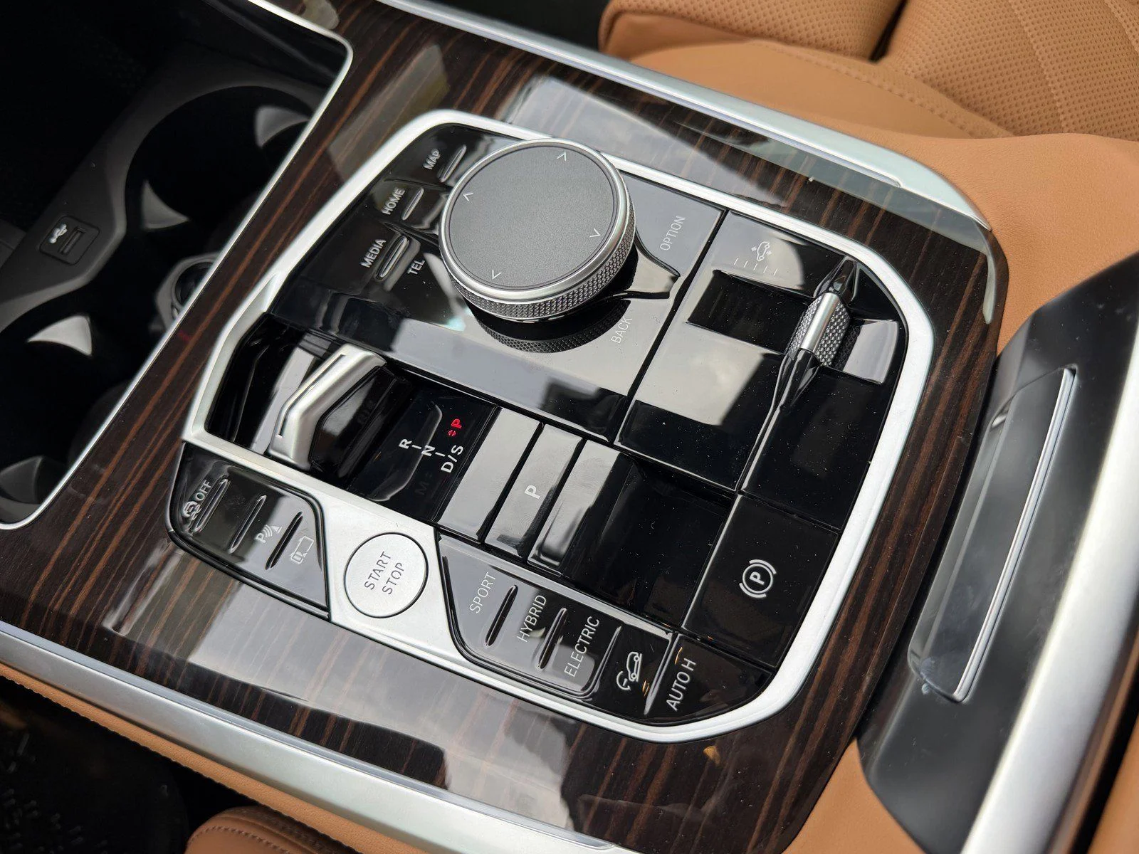 New 2026 Alpine White BMW xDrive50e image 34