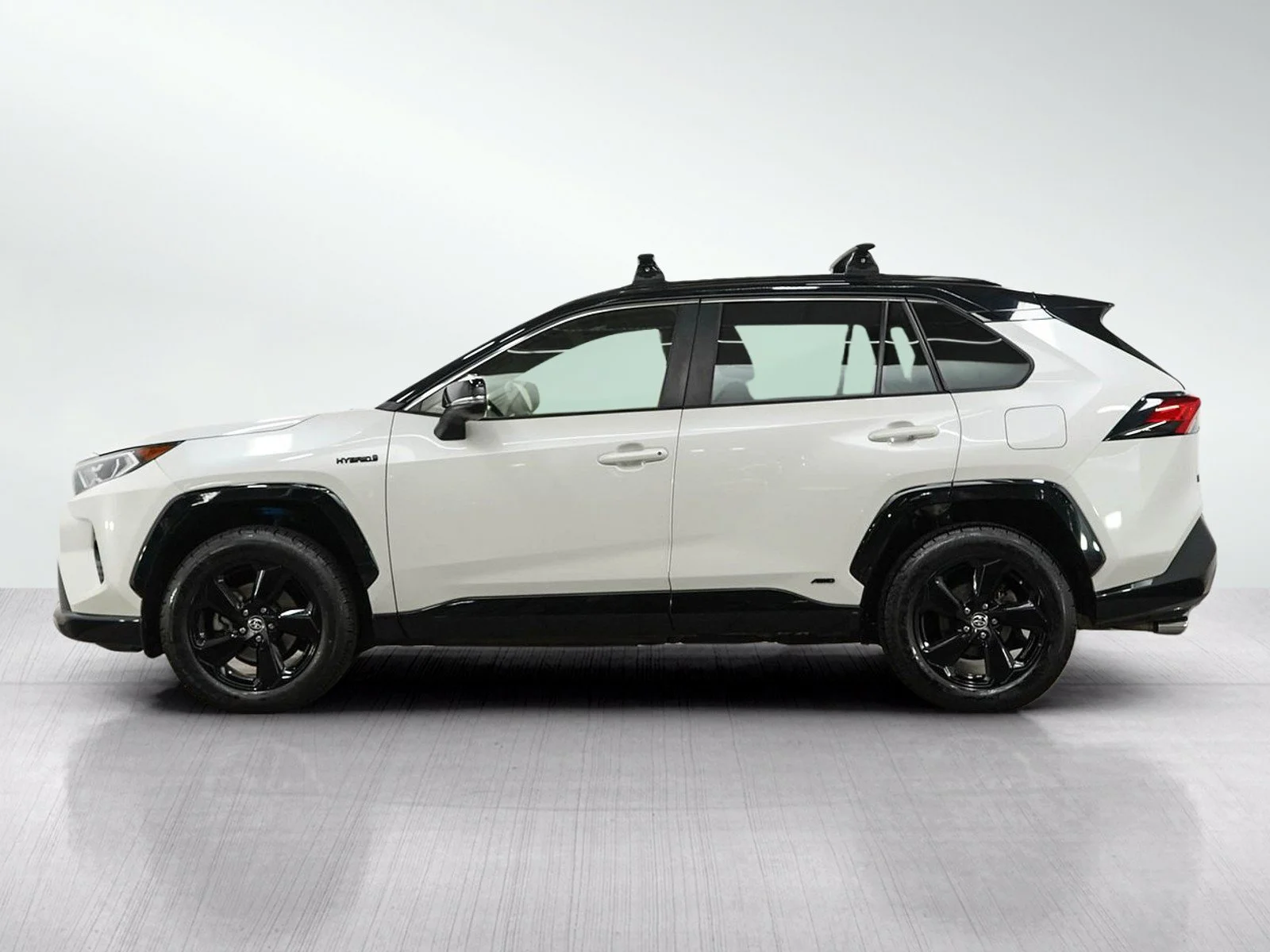 Used 2020 Toyota RAV4 XSE with VIN JTMEWRFV2LJ039330 for sale in Wayzata, Minnesota