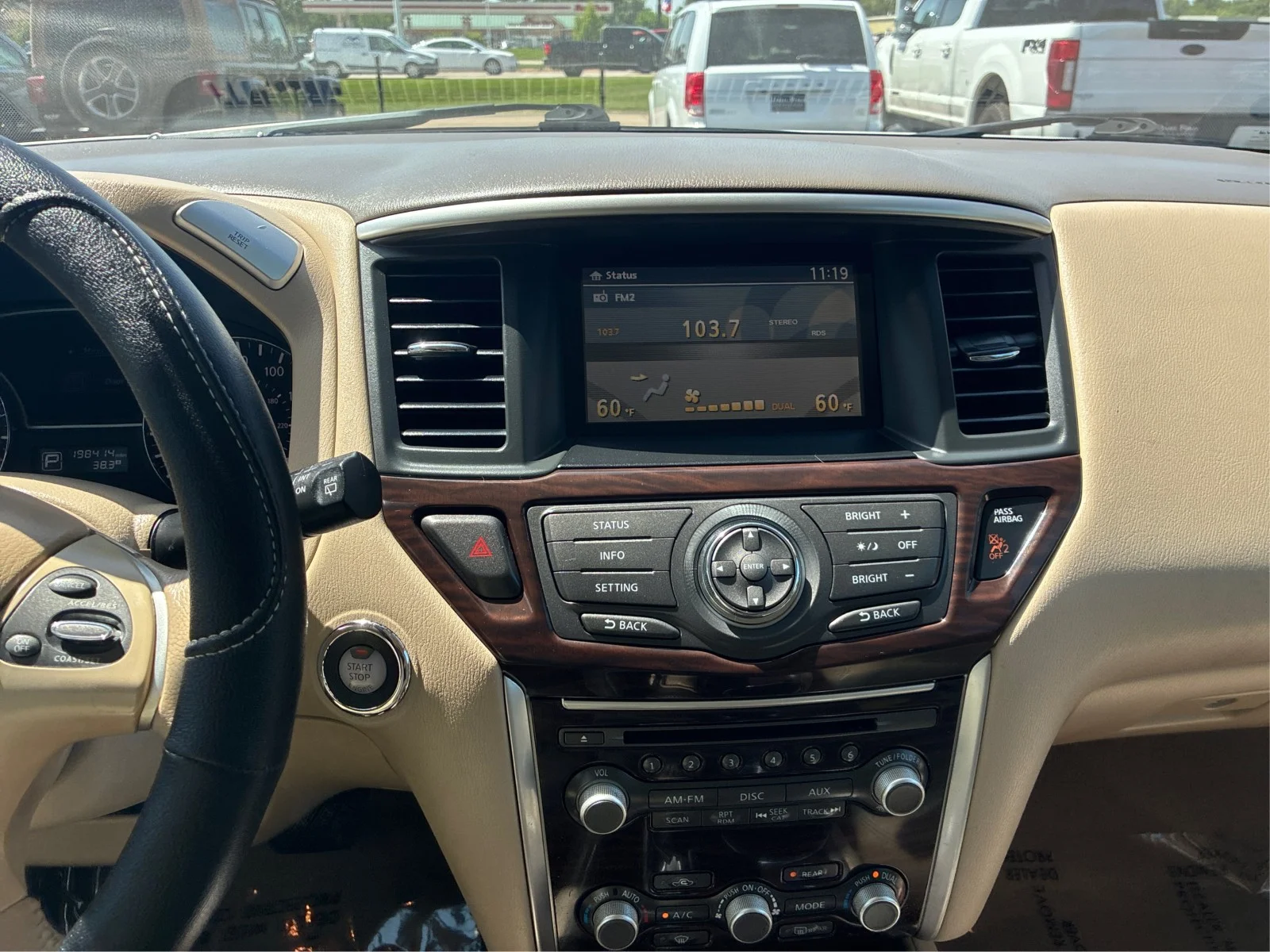 Used 2014 WHITE Nissan SL image 13
