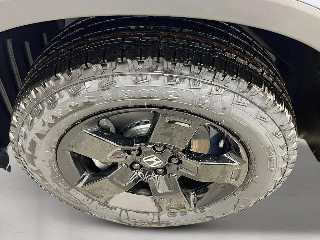 New 2026 Sonic Gray Pearl Honda Black Edition image 14