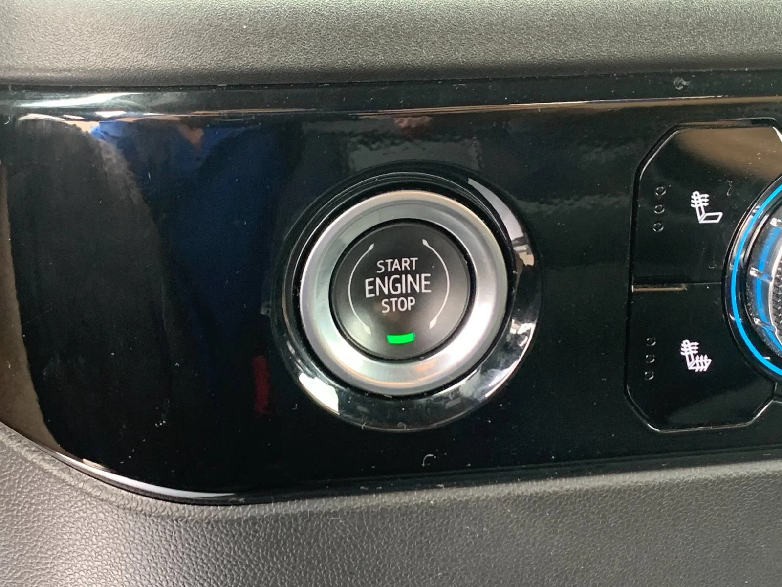 Used 2023 SUMMIT WHITE GMC Elevation image 24