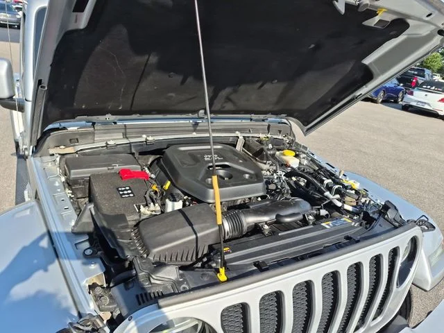 Used 2022 Silver Jeep Unlimited Sahara High Altitude image 34