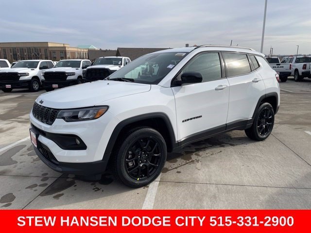 New 2026 Bright White Clearcoat Jeep Latitude Altitude image 1