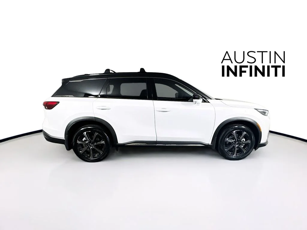 New 2027 2T RAD WHT INFINITI Autograph image 8