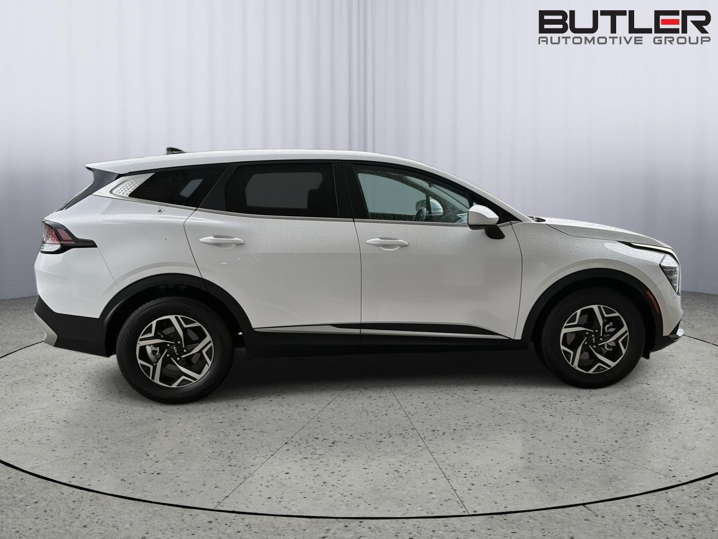 Used 2025 Glacial White Pearl Kia LX image 7