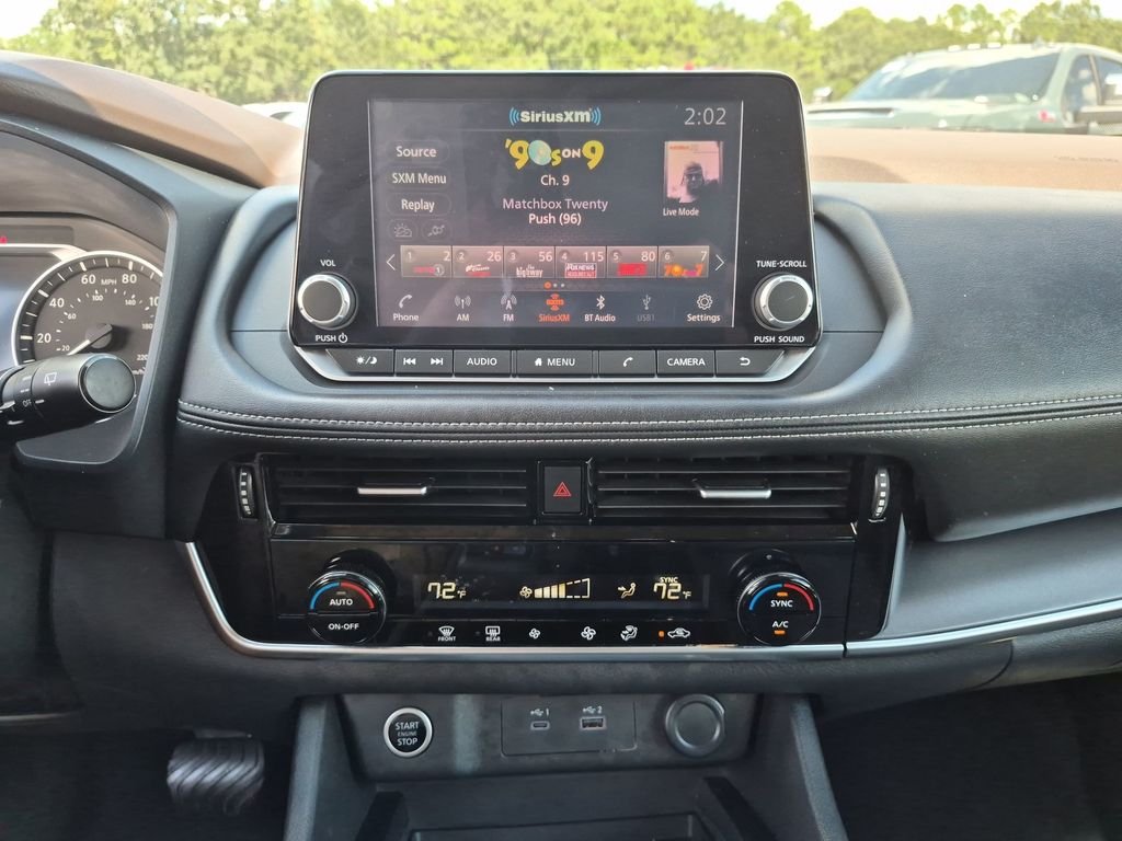 Used 2022 Gray Nissan SV image 32
