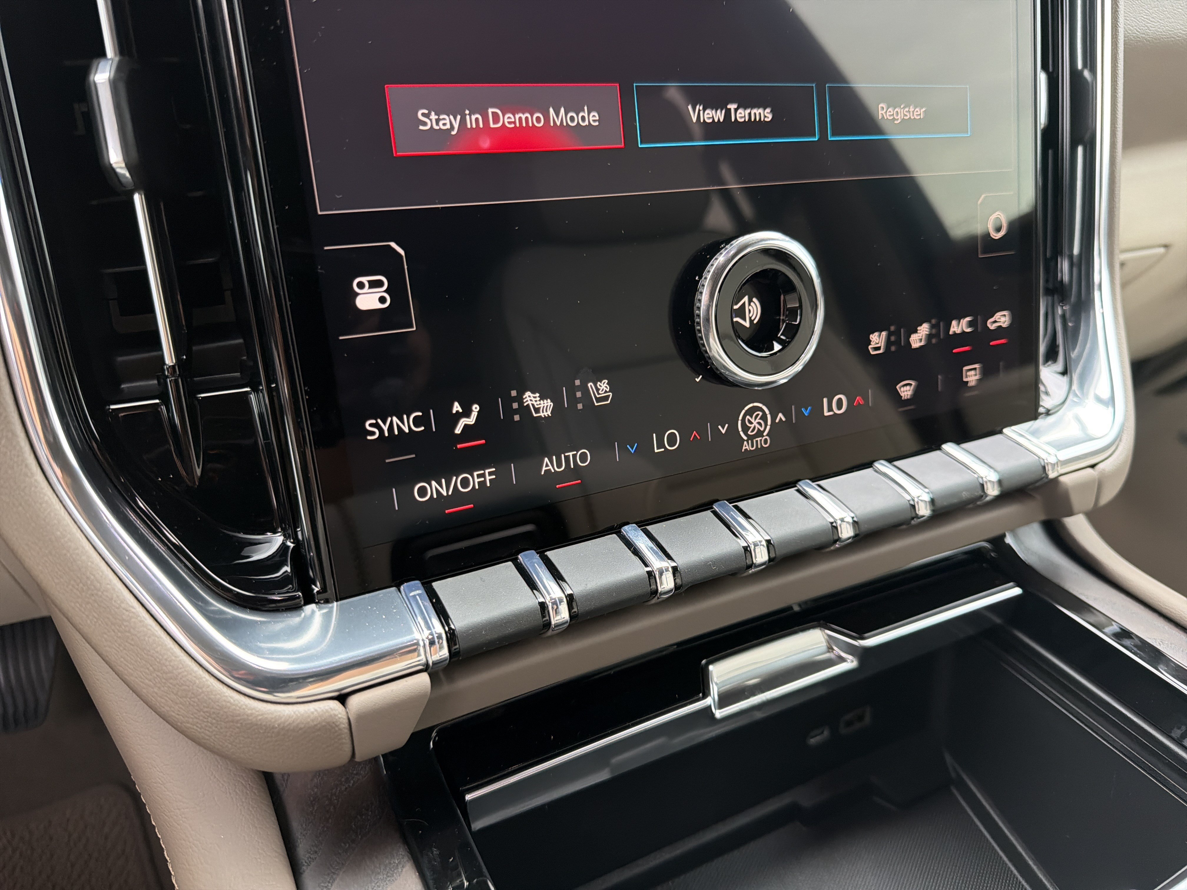 2026 GMC Yukon Denali - Photo 26