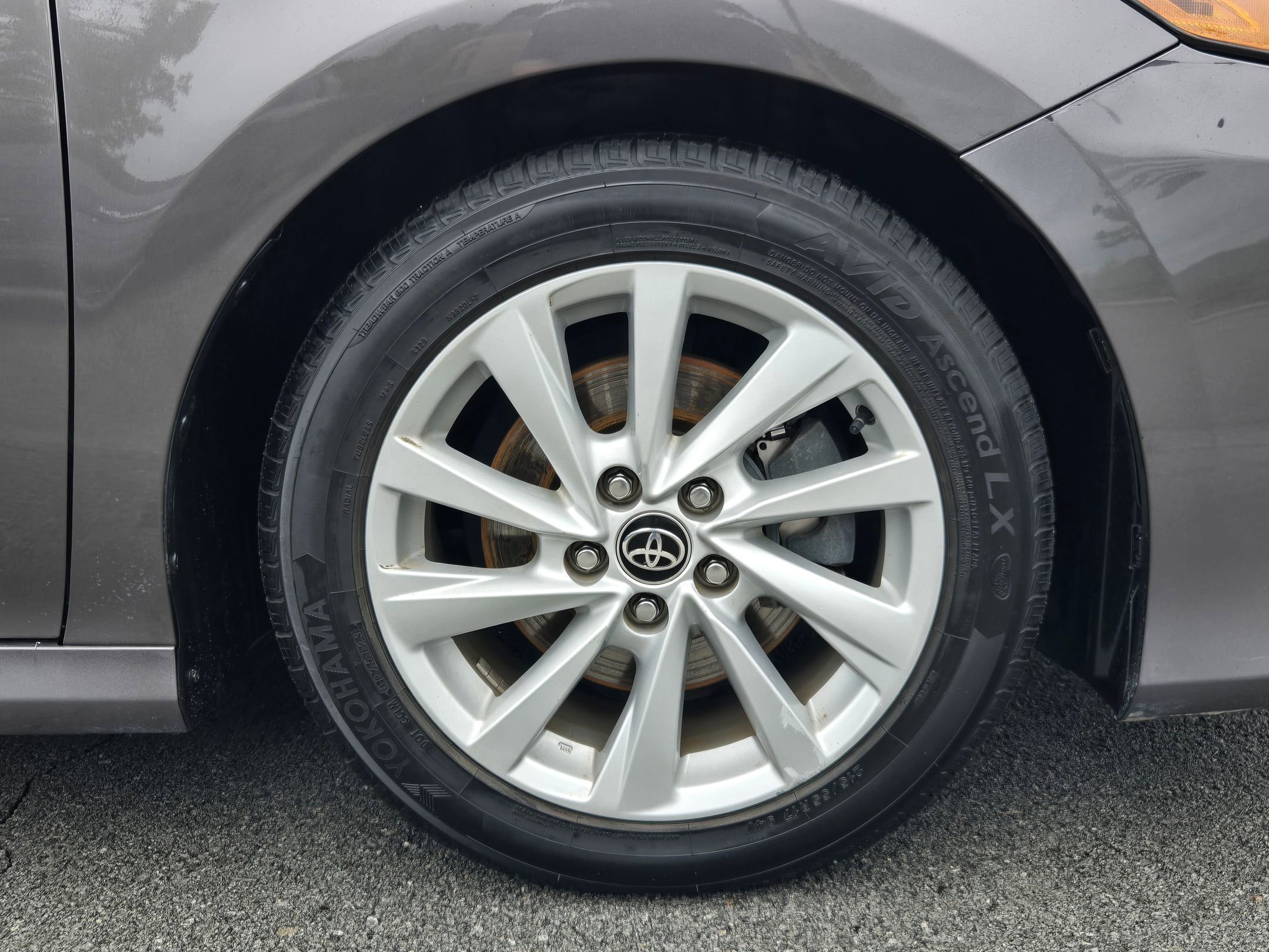 Used 2022 PREDAWN GRAY MI Toyota LE image 17
