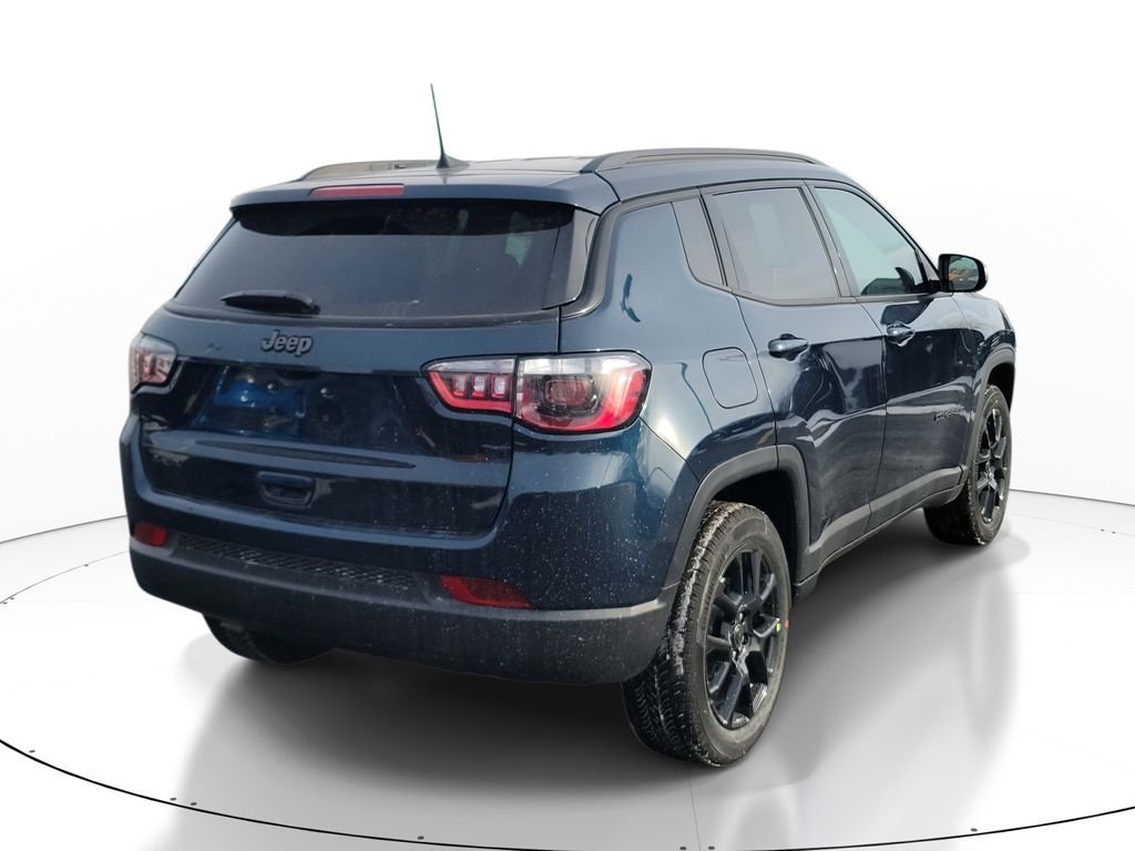 New 2026 Fathom Blue Pearl Coat Jeep Latitude image 4