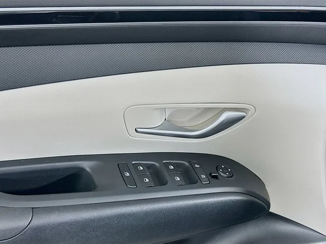 Certified Used 2022 Black Hyundai SEL image 10