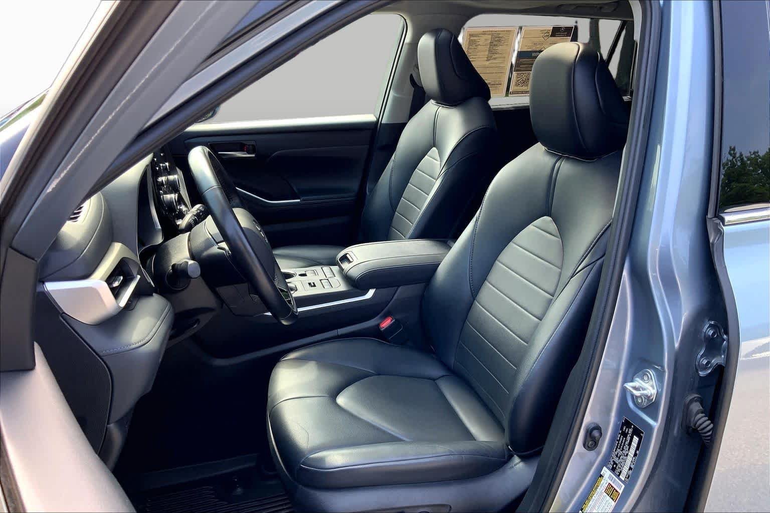 Used 2021 Moon Dust Toyota XLE image 9