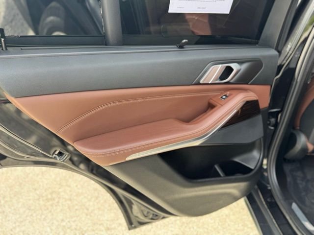 Used 2019 Black Sapphire Metallic BMW xDrive40i image 12