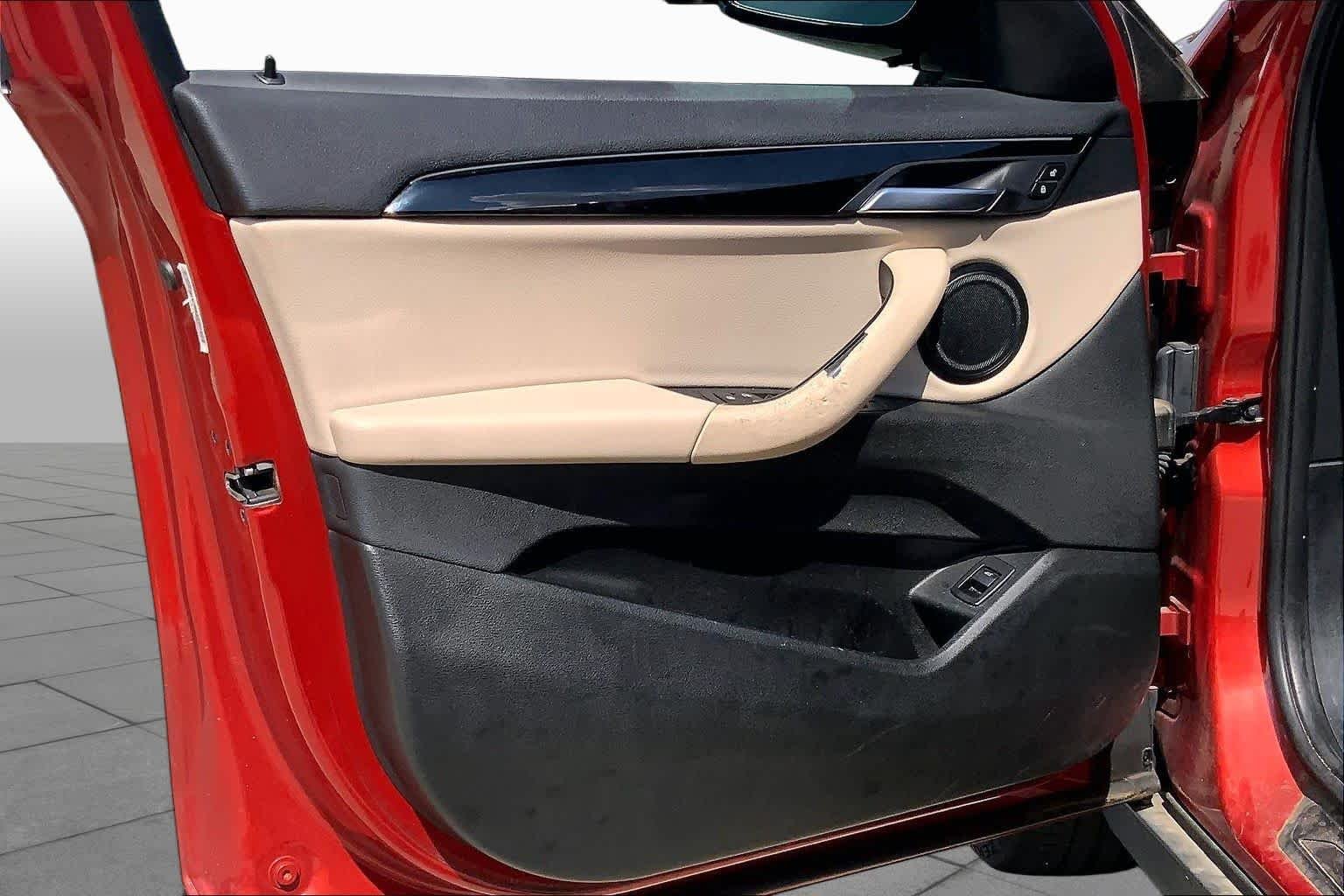 Used 2018 Sunset Orange Metallic BMW sDrive28i image 22