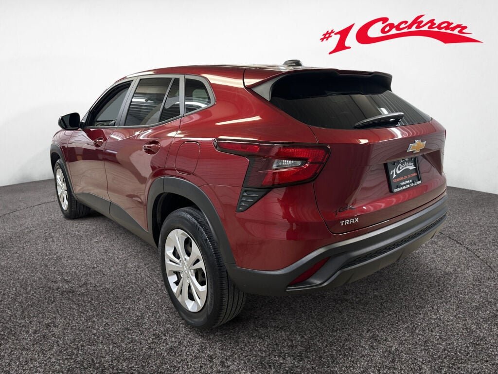 2024 Chevrolet Trax LS - Photo 18