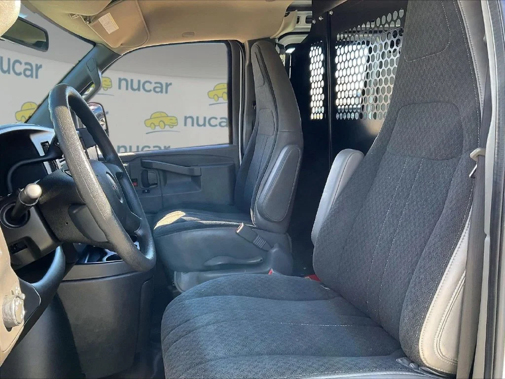 Used 2025 White GMC Work Van image 10