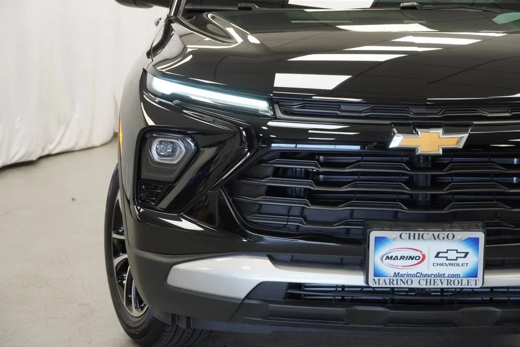 New 2026 Mosaic Black Metallic Chevrolet LT image 32