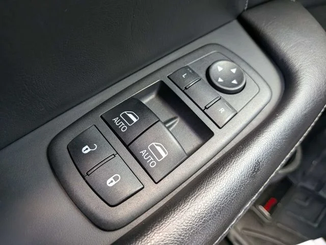 Used 2023 Green Dodge SXT image 21