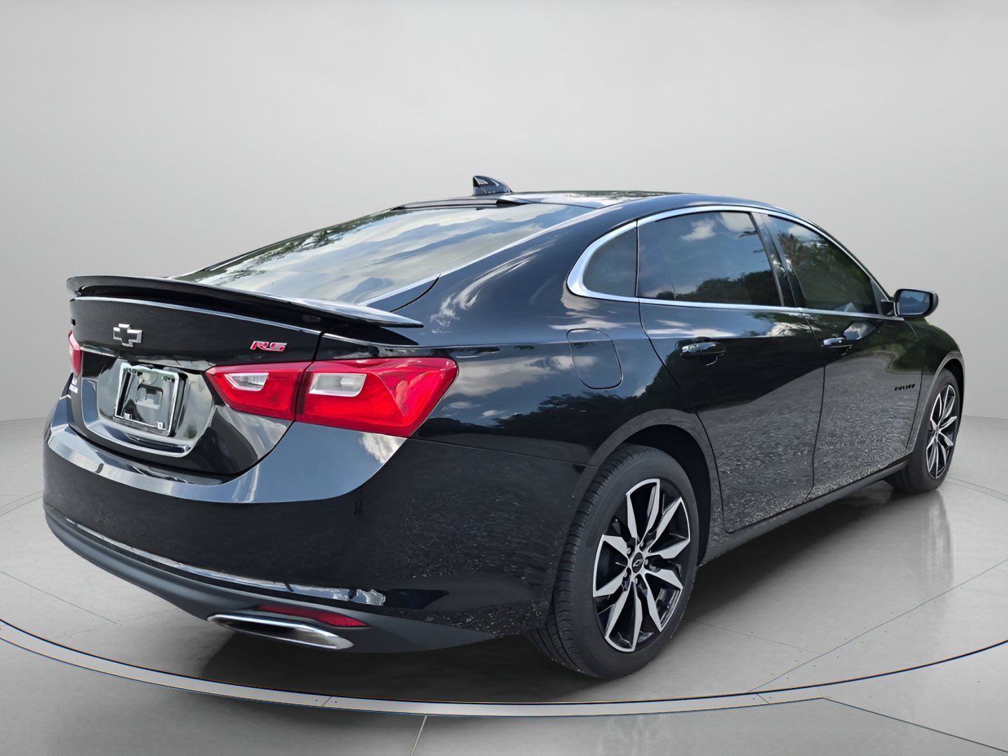 Used 2021 Mosaic Black Metallic Chevrolet RS image 4