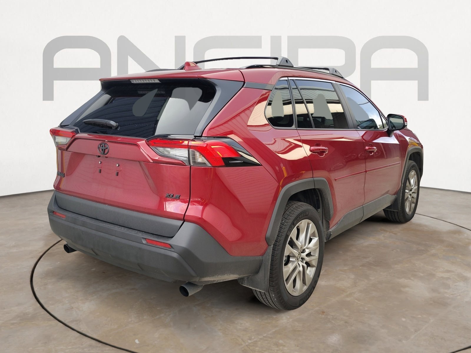 Used 2025 Pearl Toyota XLE Premium image 5