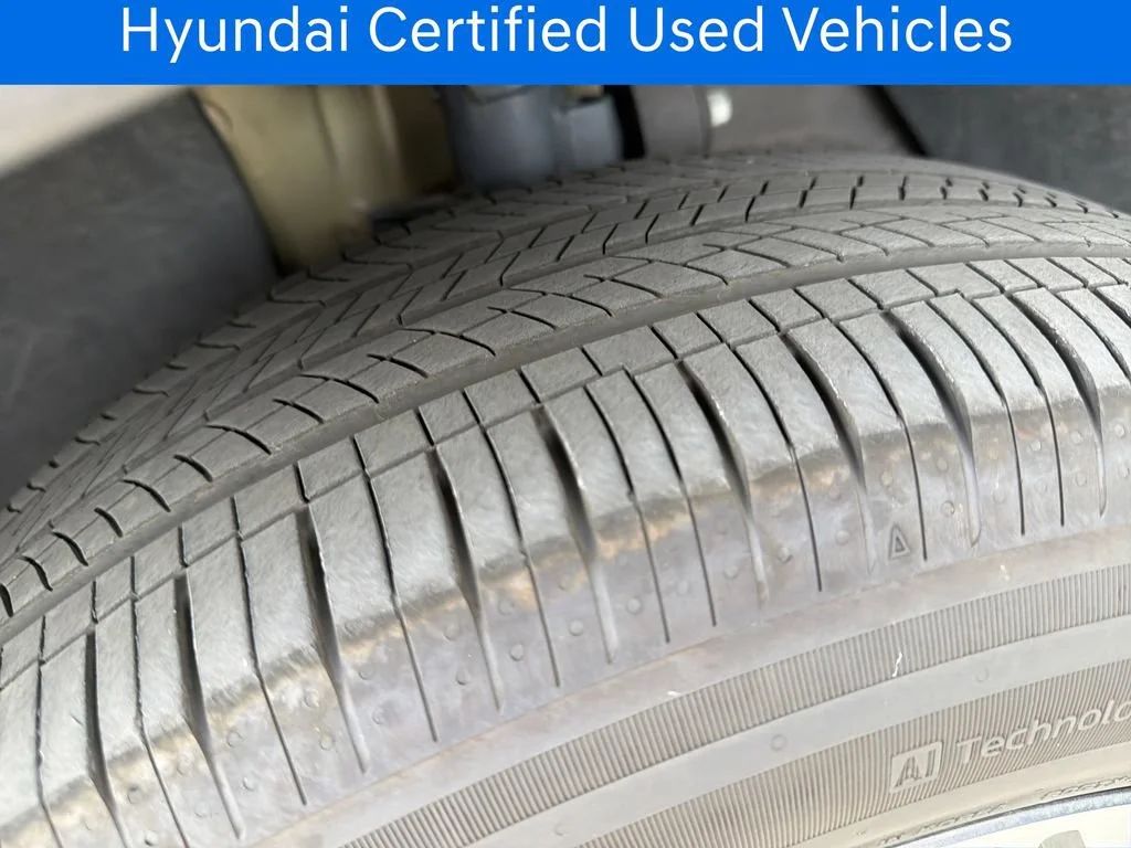 Certified Pre-Owned 2025 Hyundai Tucson Hybrid SEL Convenience