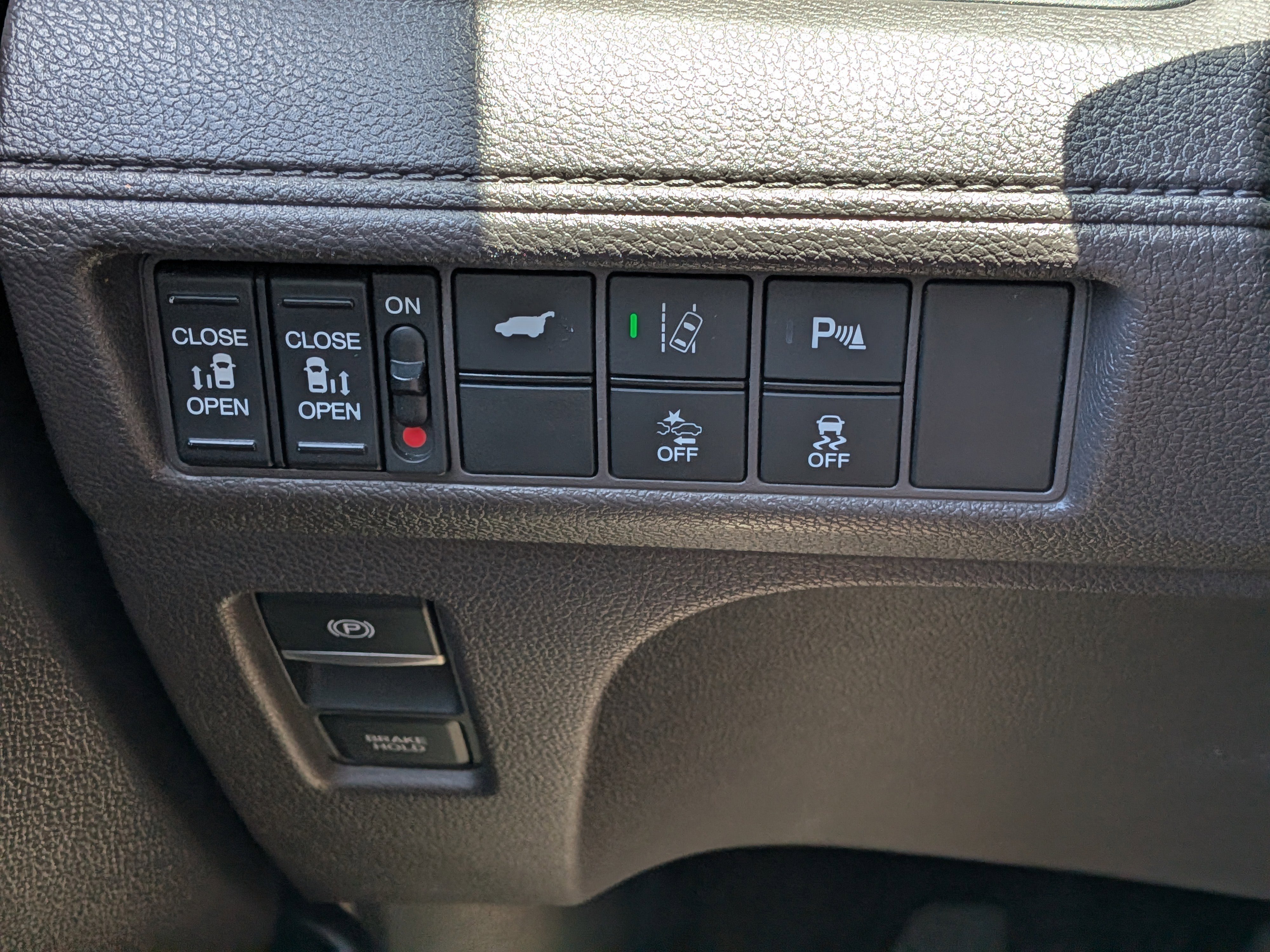 Used 2019 Lunar Silver Metallic Honda Touring image 26