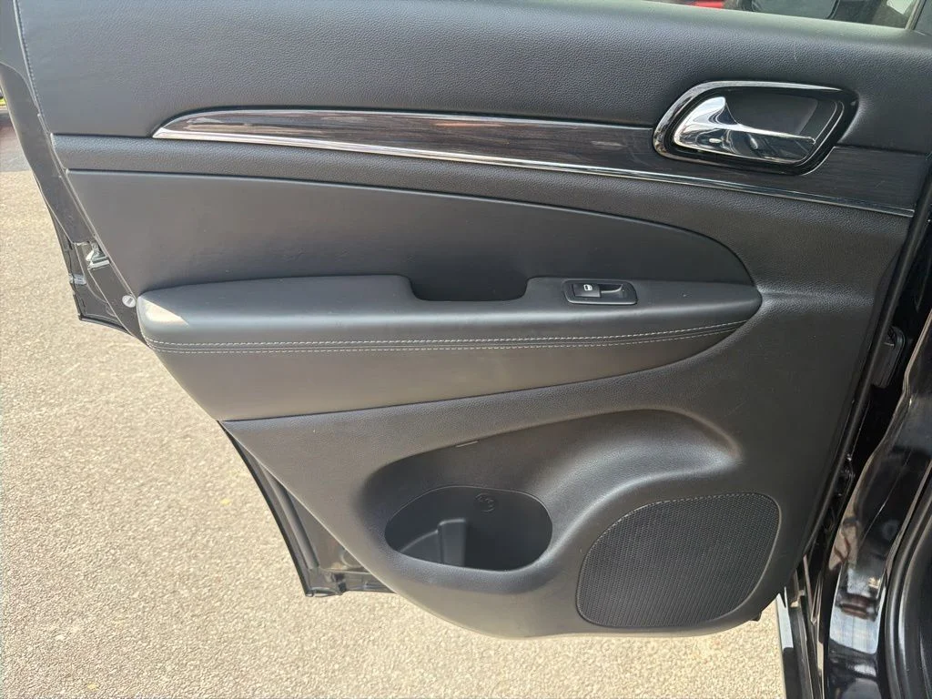 Used 2020 Black Jeep Overland image 16