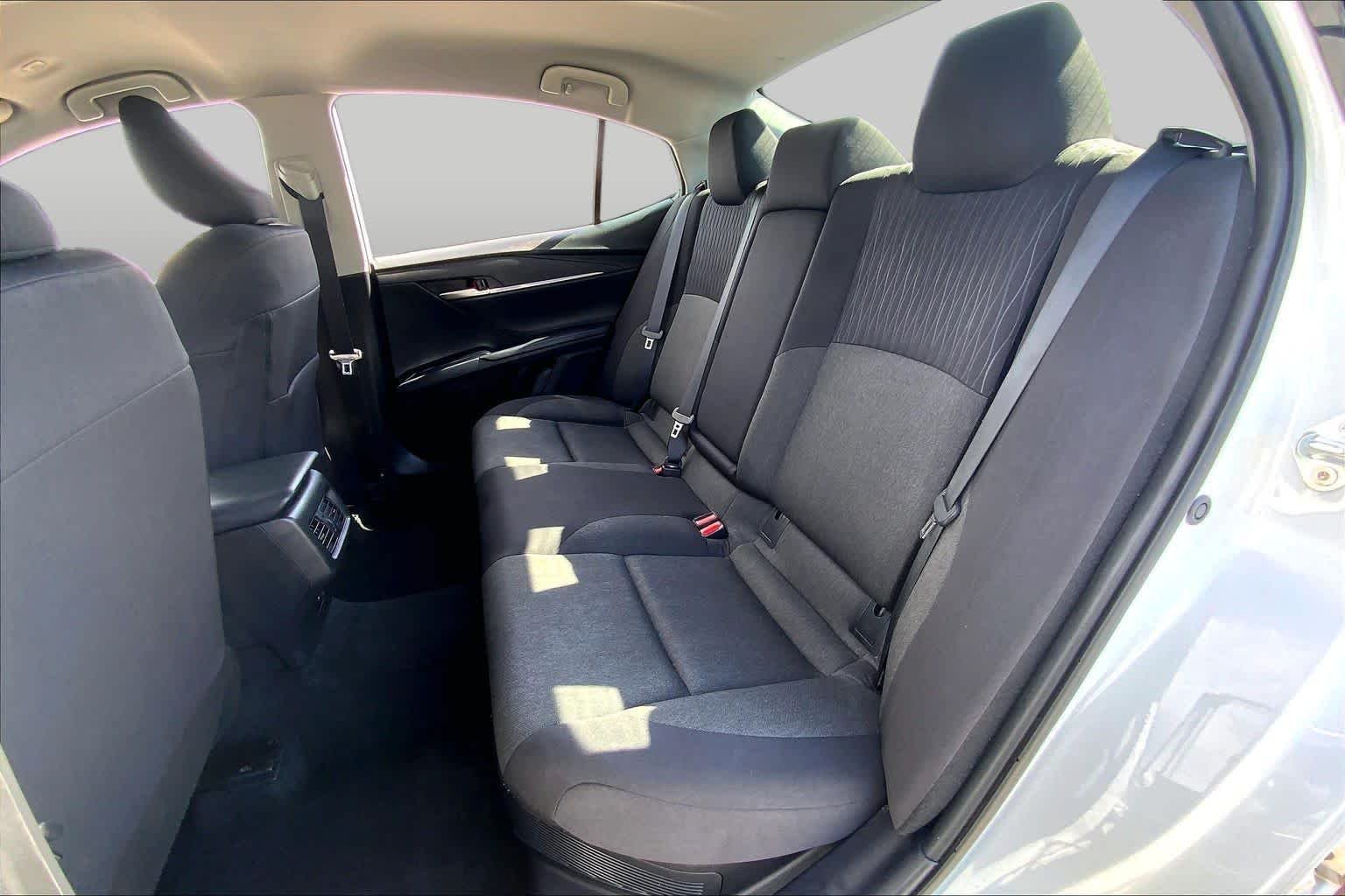 Used 2025 Ice Cap Toyota LE image 20