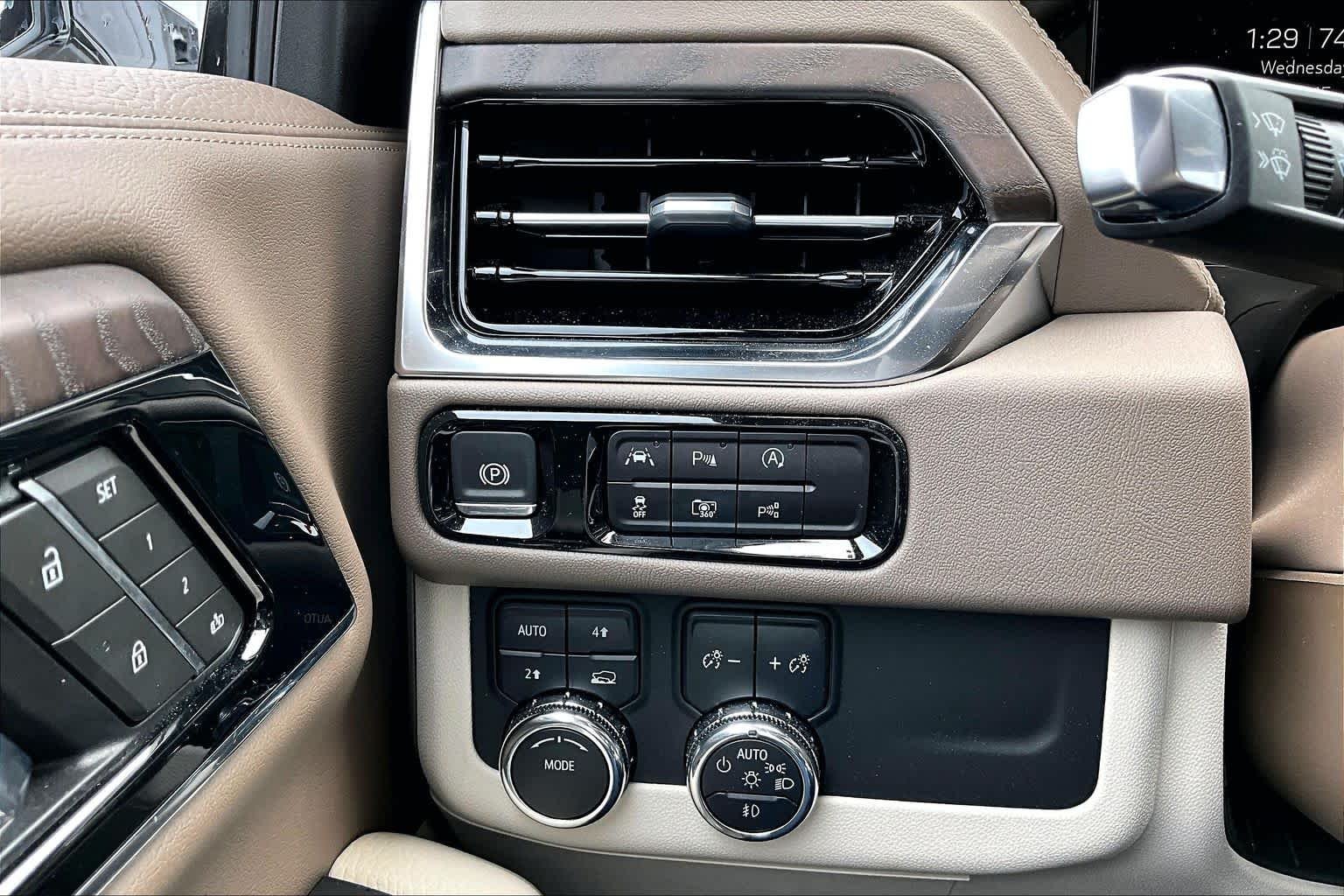 Used 2025 White Frost Tricoat GMC Denali image 36