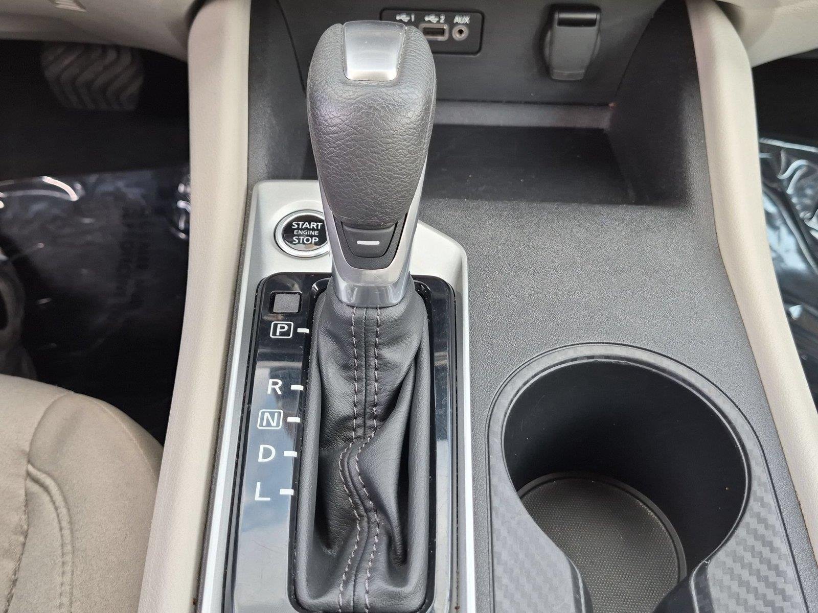 Used 2025 Super Black Nissan SV image 27