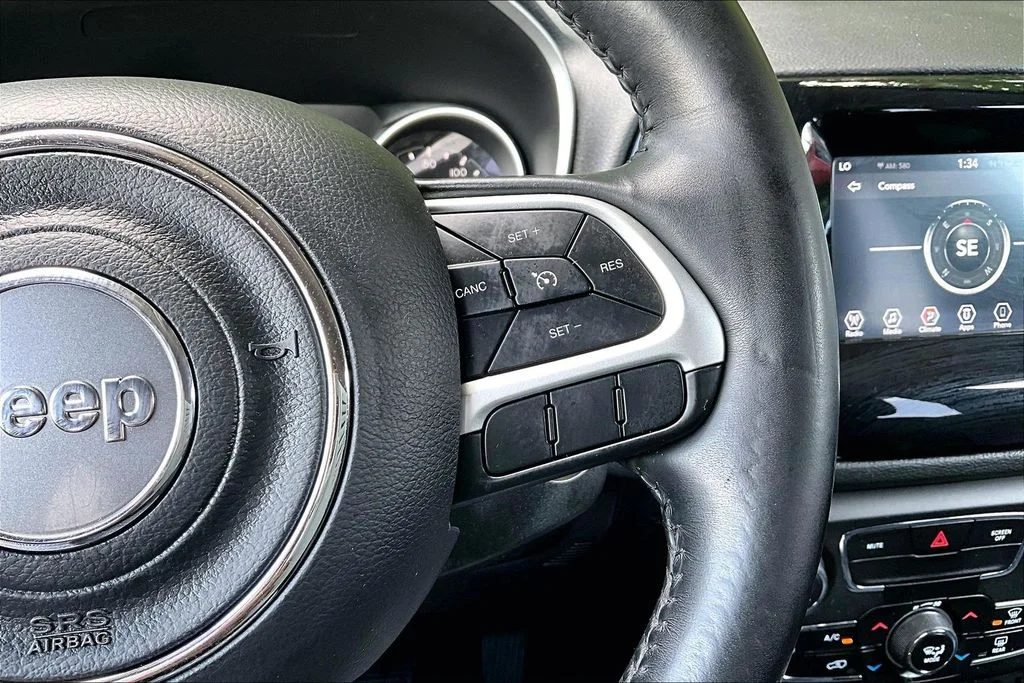 Certified Used 2019 White Jeep Latitude image 12