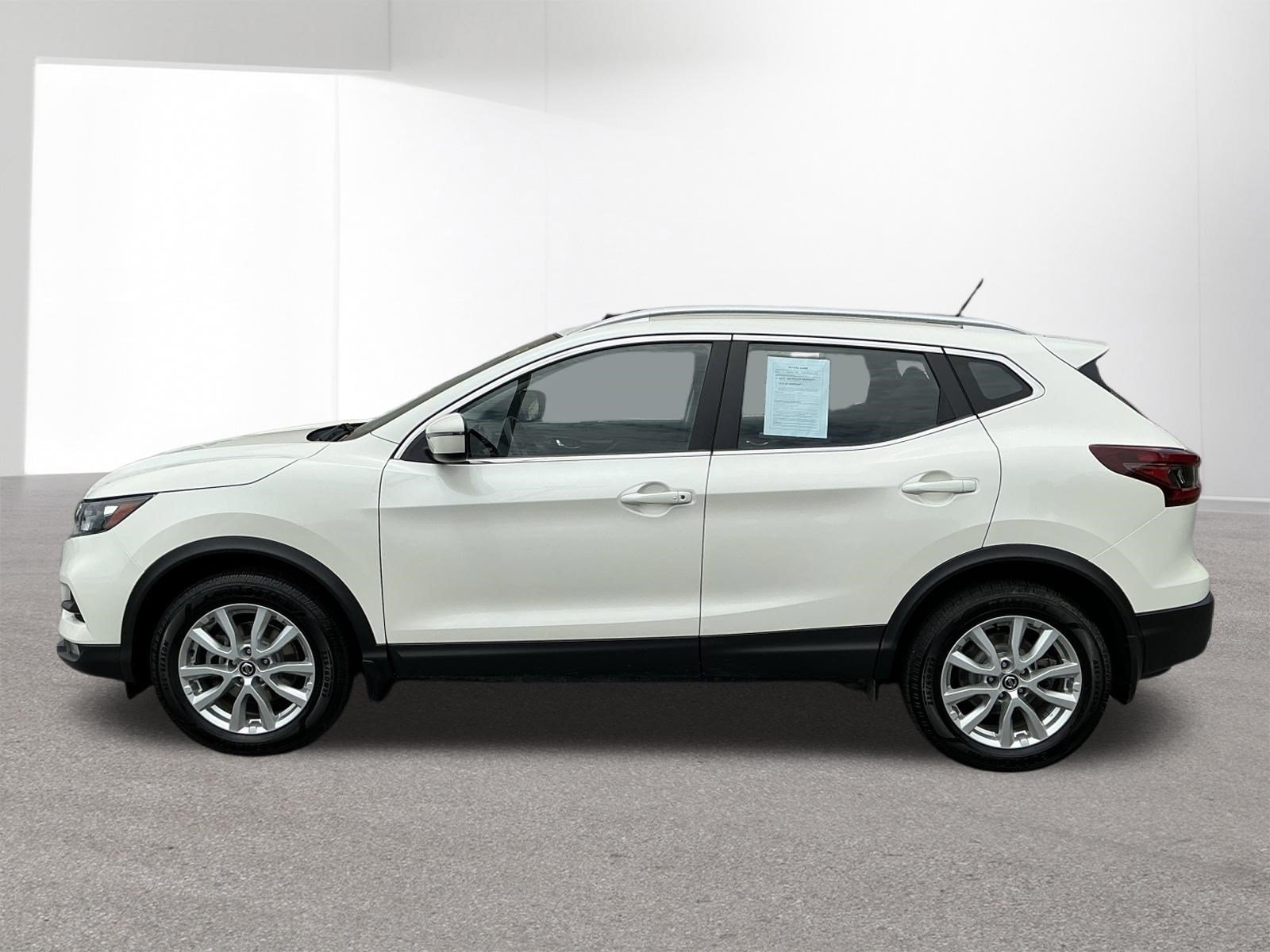 Used 2022 Pearl White Tricoat Nissan SV image 6