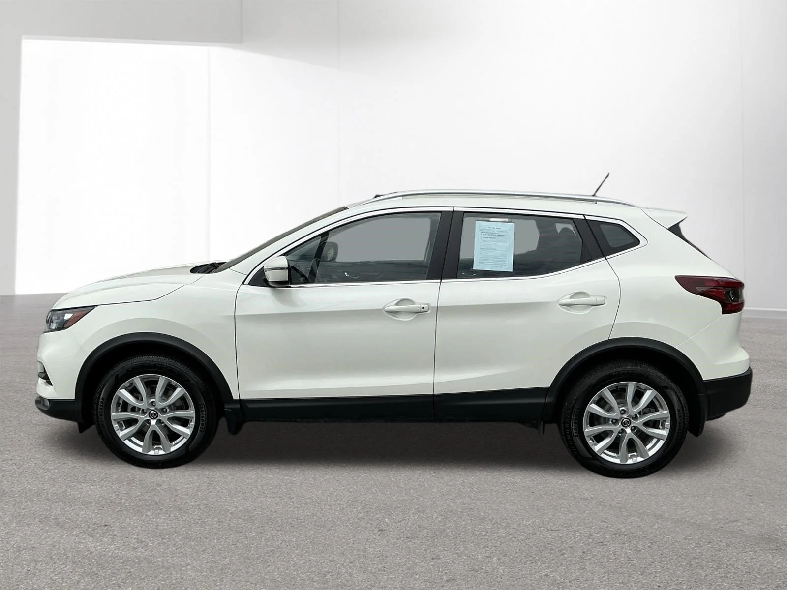 Used 2022 Pearl White Tricoat Nissan SV image 6