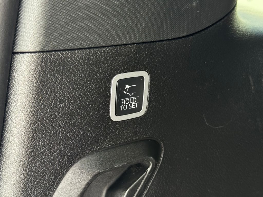 Used 2024 White Jeep Series III image 19