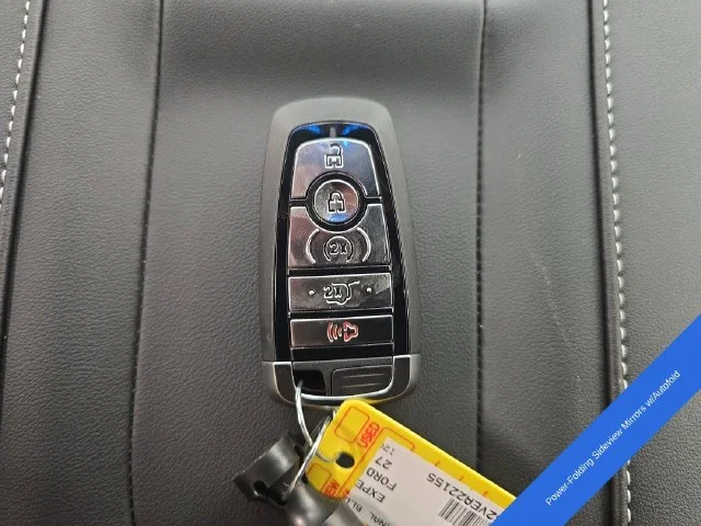 New 2027 Nocturnal Blue Metallic Ford MAX Platinum image 38