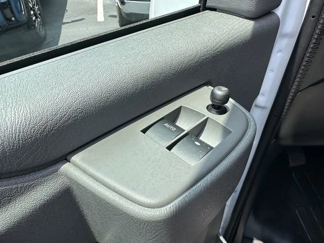 2025 GMC Savana Cargo Work Van - Photo 17