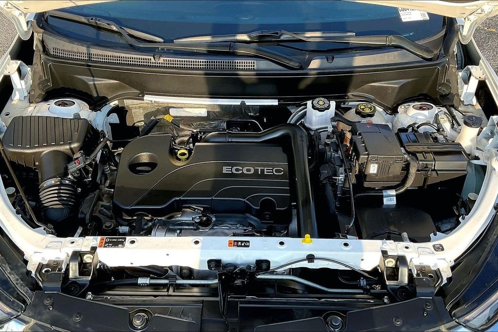Used 2022 White Chevrolet LS image 33