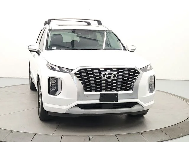 Used 2021 White Hyundai Limited image 3
