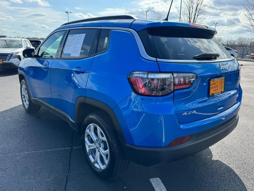 Used 2024 Blue Jeep Latitude image 5