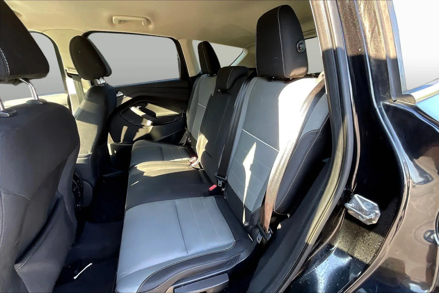 Used 2015 Tuxedo Black Ford SE image 18