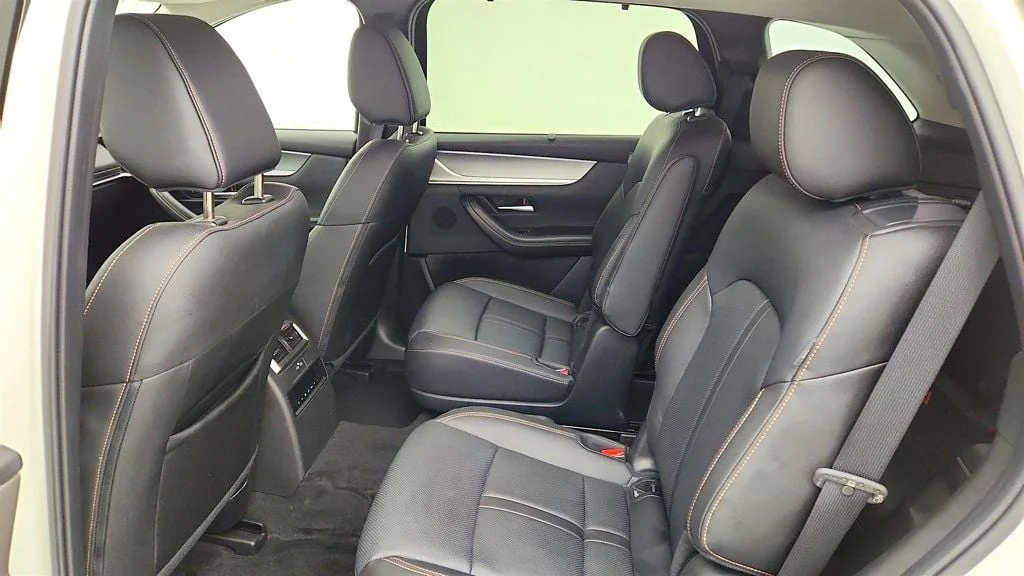 Used 2025 Rhodium White Premium Mazda Preferred Package AWD image 19
