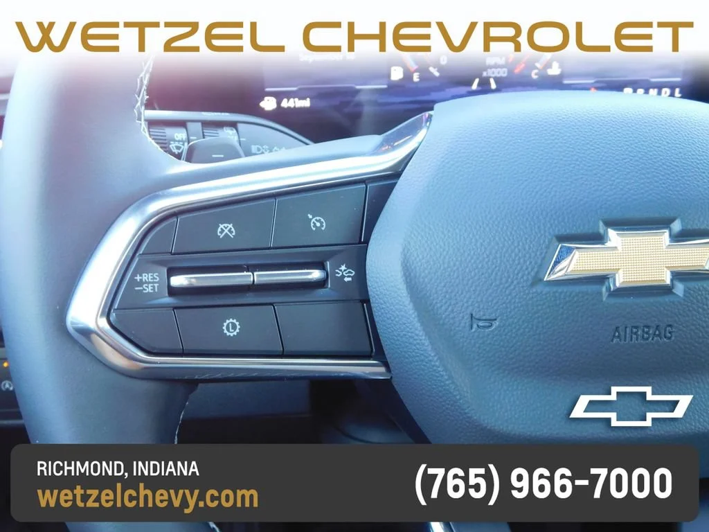 New 2027 Summit White Chevrolet LT image 36