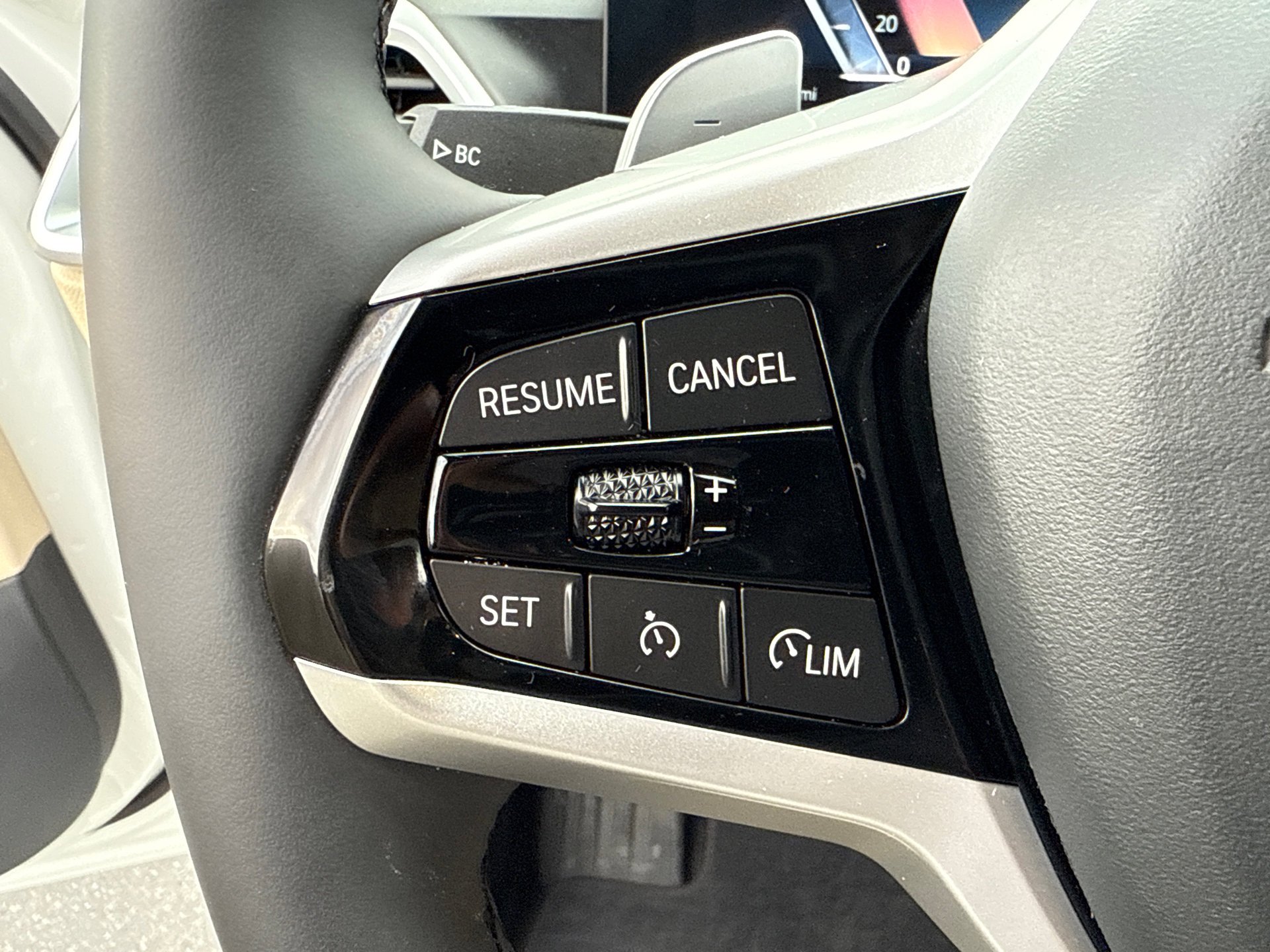 Used 2025 Alpine White BMW 330i image 31