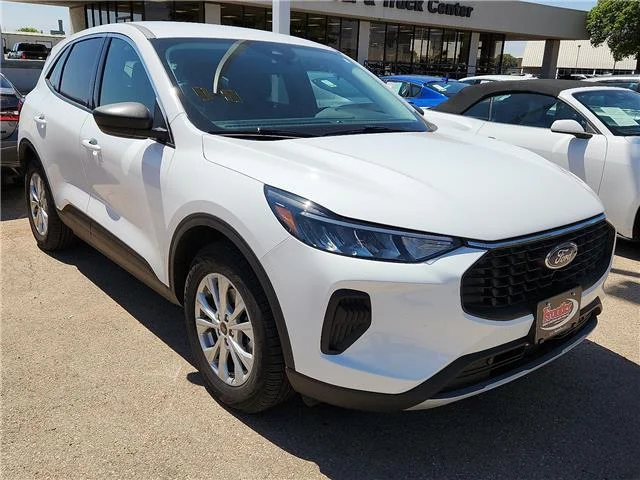 Used 2024 White Ford Active Front-Wheel Drive image 4