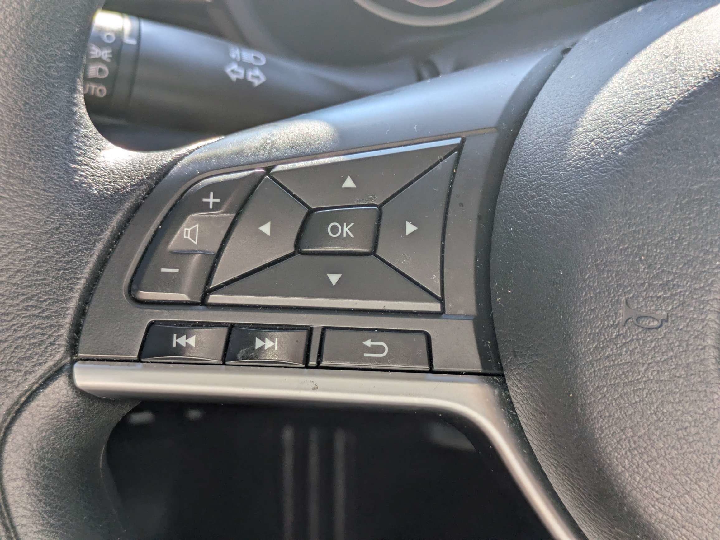Used 2023  Nissan 2.5 SV image 20