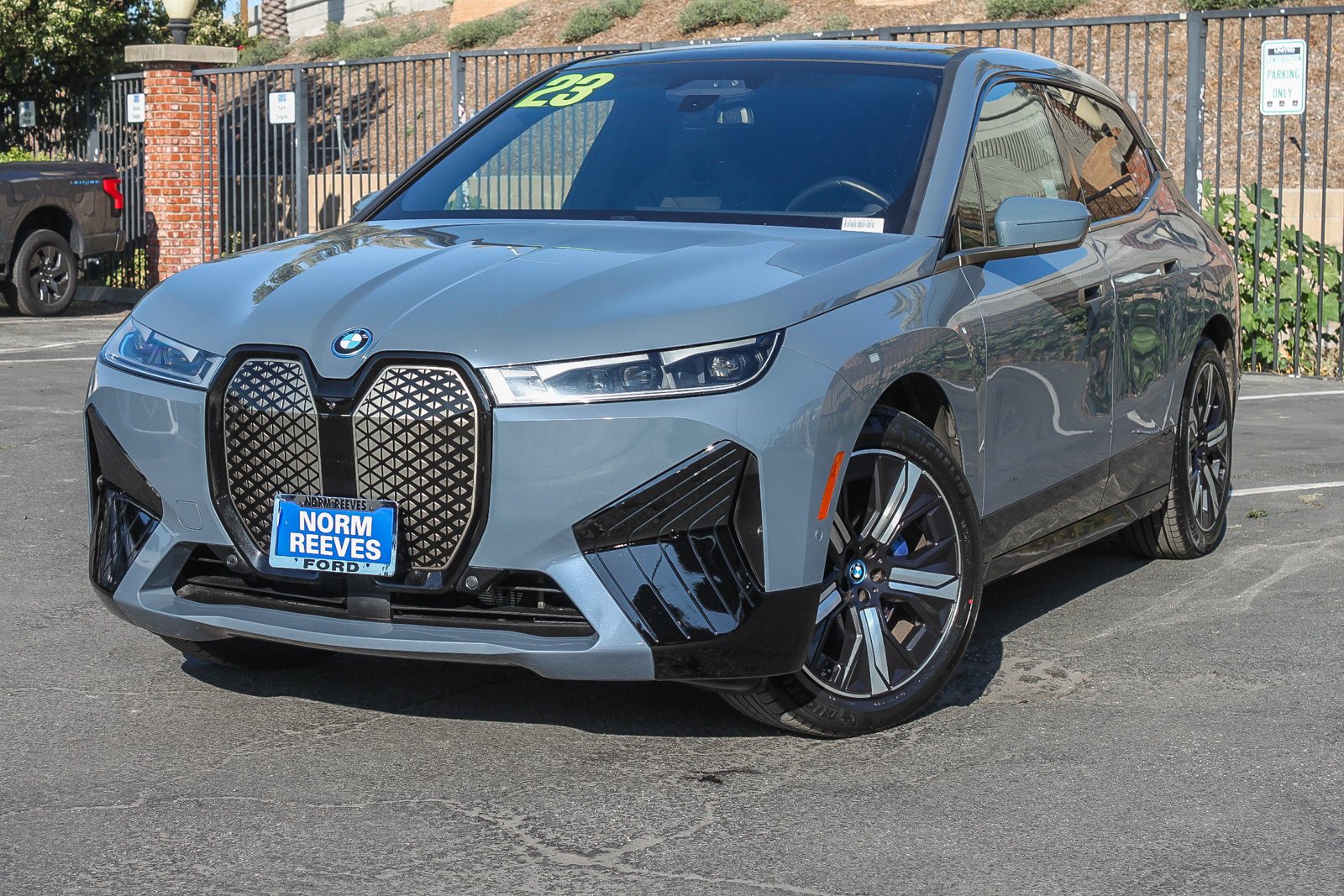 2023 BMW iX xDrive50's photo
