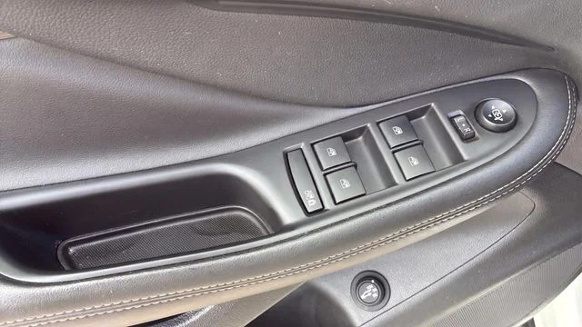 Used 2017 White Buick Essence image 13
