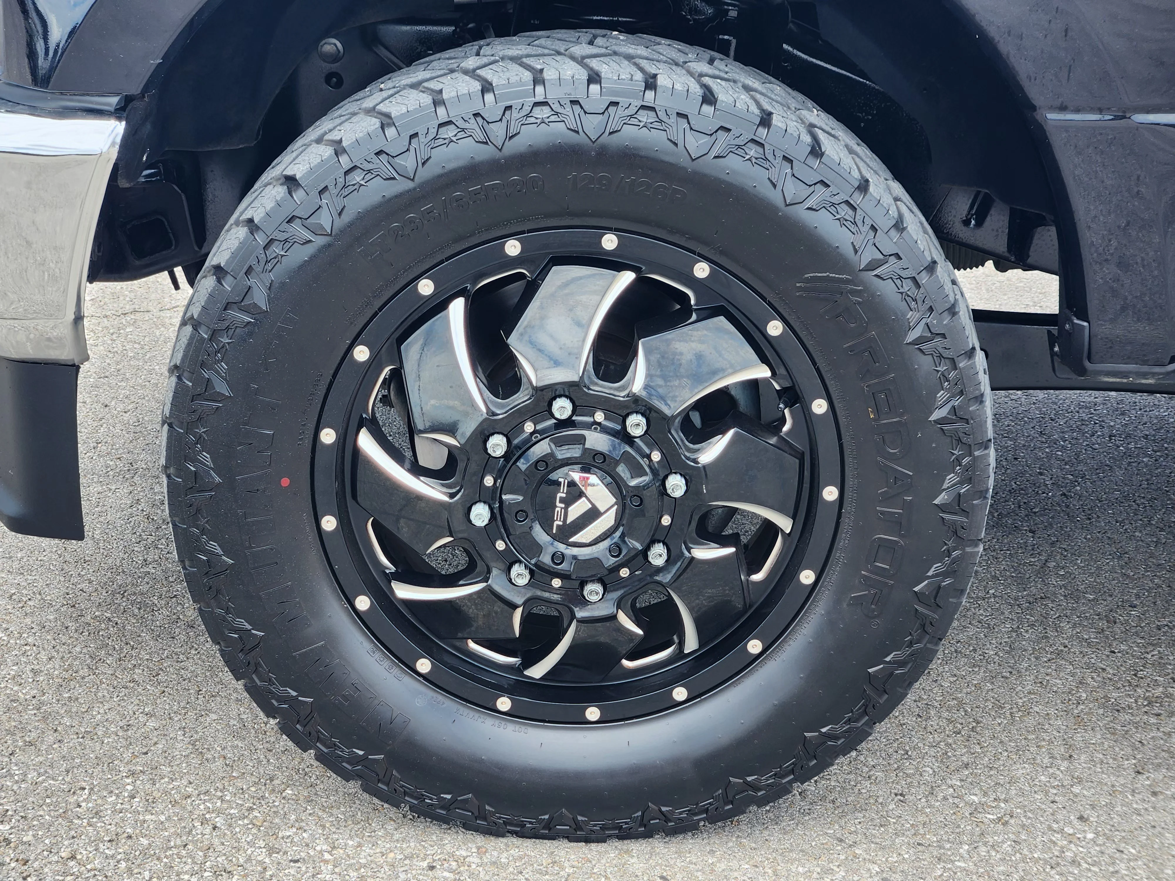 Used 2022  Ford XL image 10