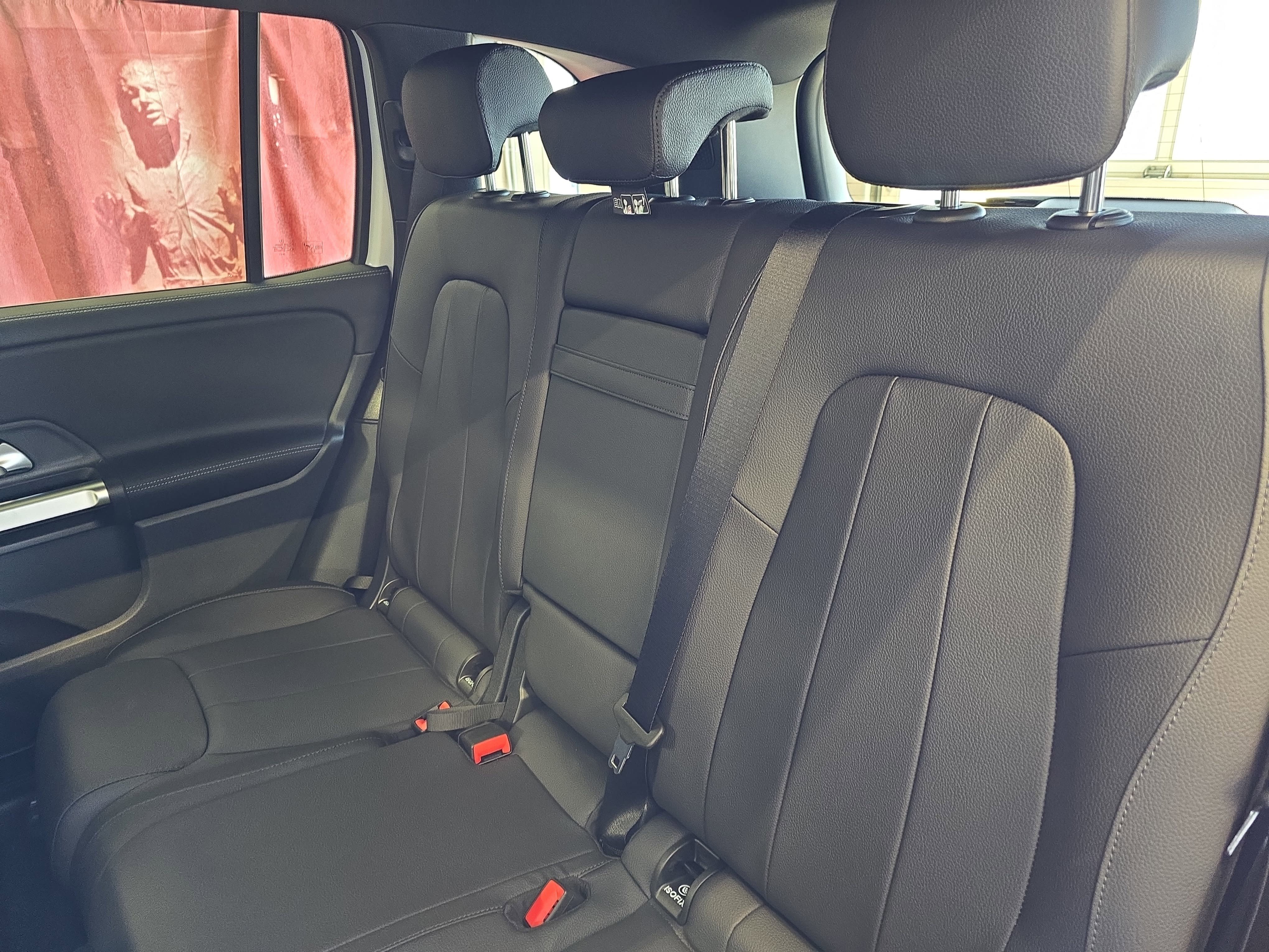 New 2026 Polar White Mercedes-Benz GLB250 image 15